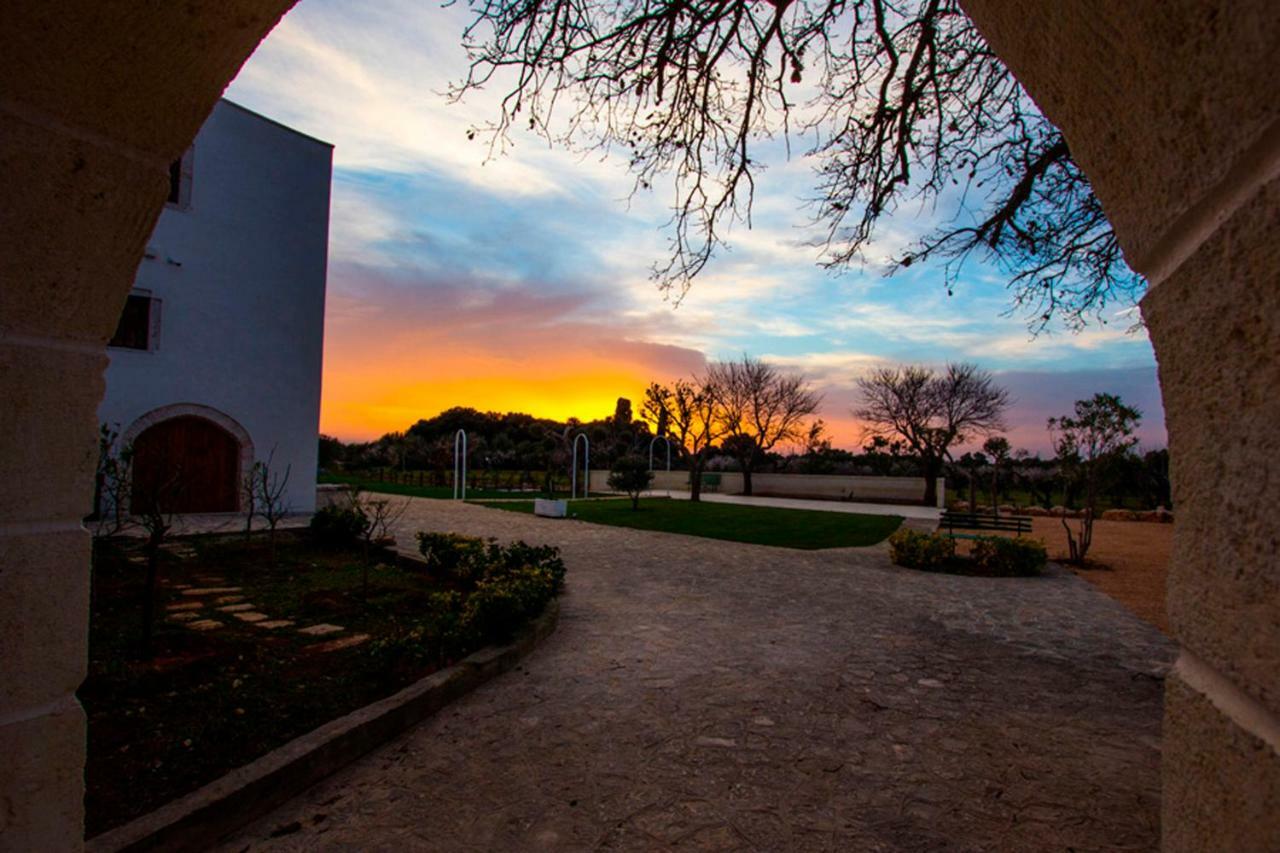 Masseria Poli Country House กอนแวร์ซาโน ภายนอก รูปภาพ